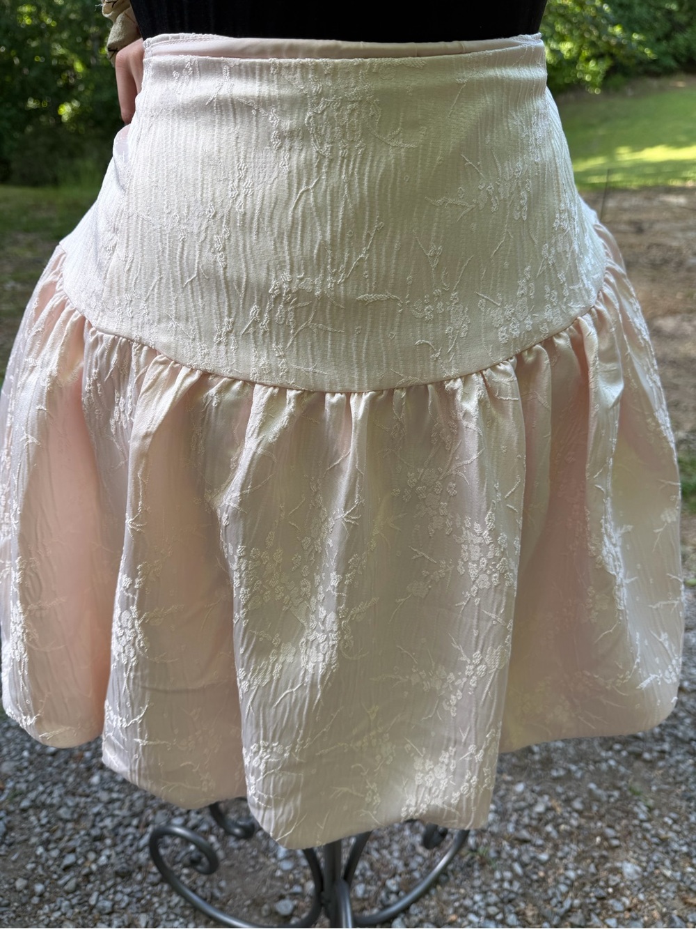 Francesca's Collections Pale Pink Jacquard Circle Skirt